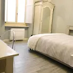 Penzion L'ortodellerose Alba (Piedmont)