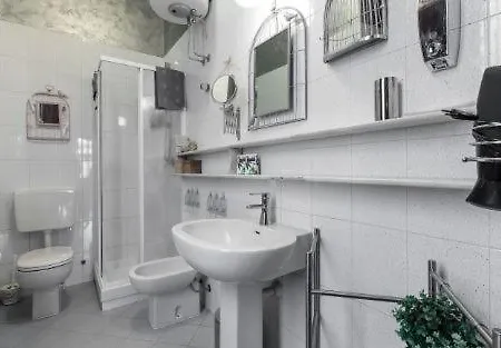 L'ortodellerose Konukevi Alba (Piedmont)