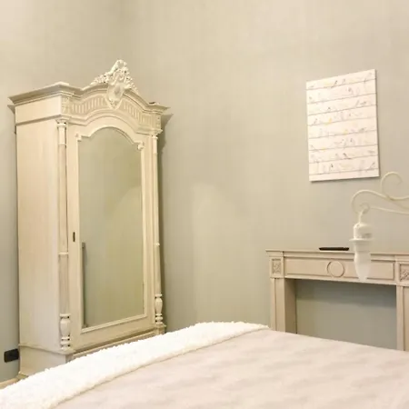 Konukevi L'ortodellerose Alba (Piedmont)