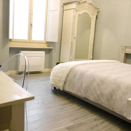 Konukevi L'ortodellerose Alba (Piedmont)